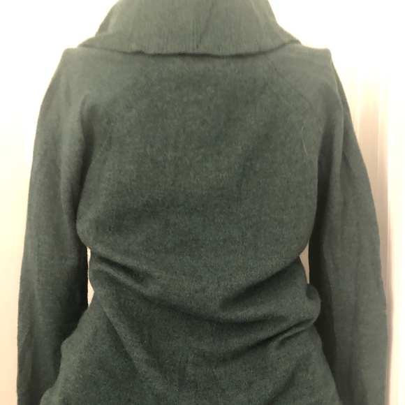 Soft Green Extra Fine Merino Wool Turtleneck Sweater Cottagecore - Picture 3 of 4